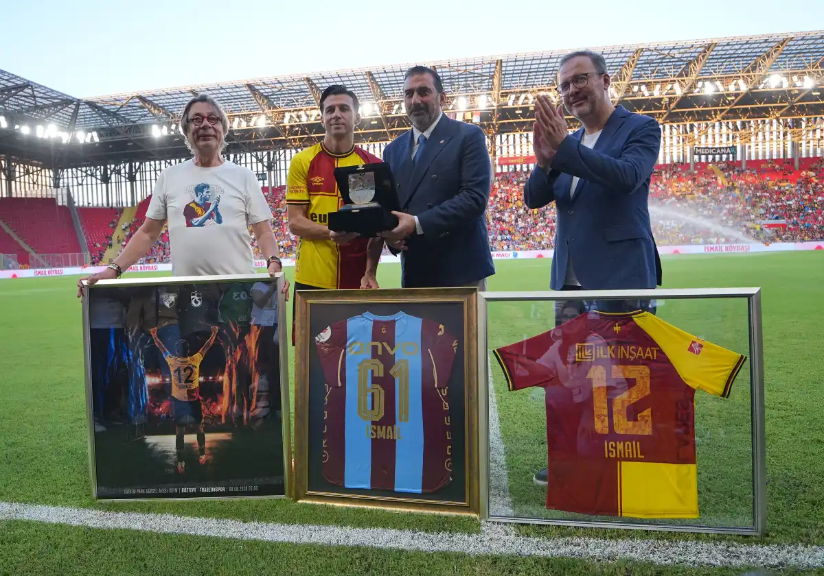 Trabzonspor’dan İsmail Köybaşı’na anlamlı jest! Maç öncesi plaket verildi