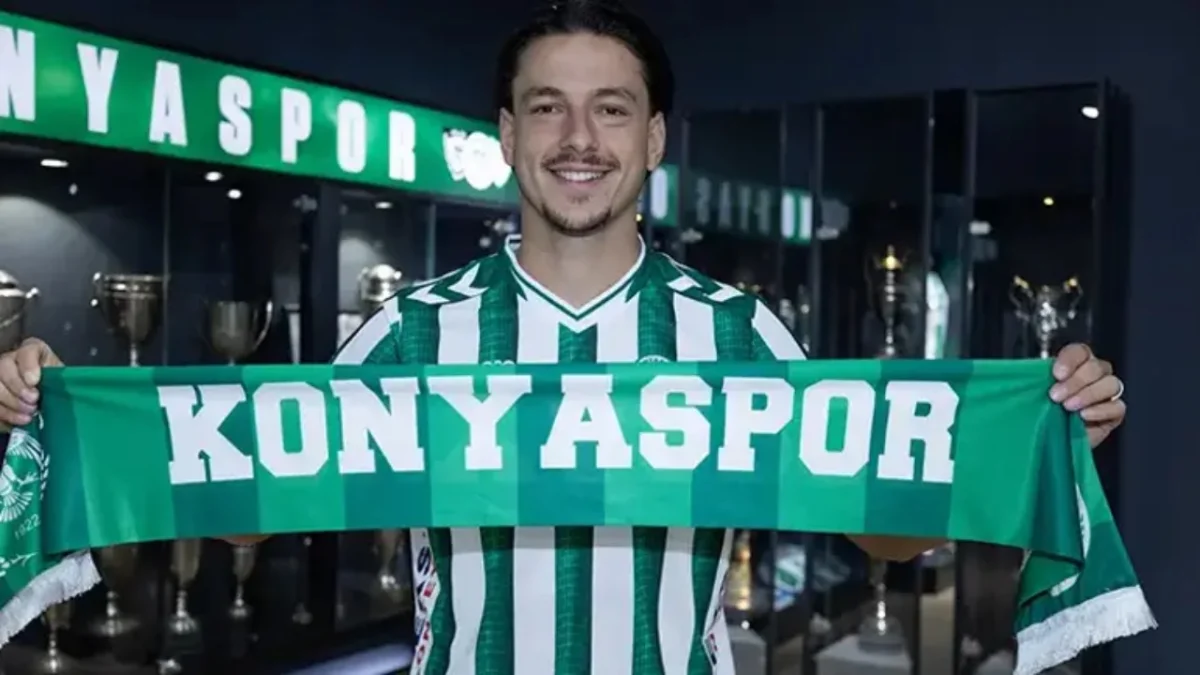 Trabzonspor’un eski golcüsü 3 yıllık sözleşmeyle Konyaspor’a transfer oldu