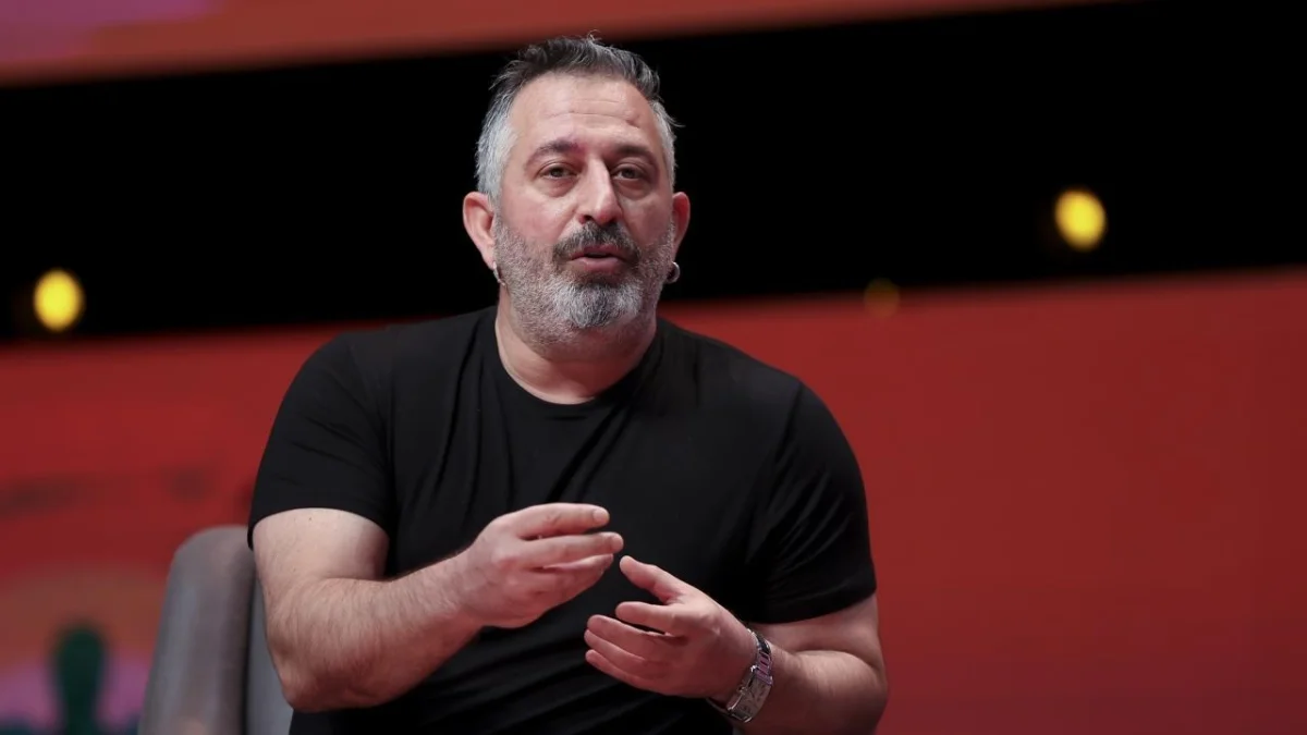 Ünlü Komedyen Cem Yılmaz yoğun bakıma alındı! Sağlık bakanı son durumunu açıkladı