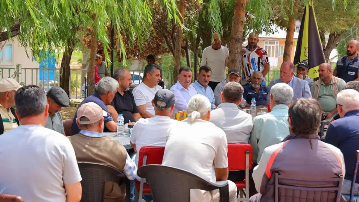 Vali Eldivan, Akşar köyünde vatandaşlarla buluştu