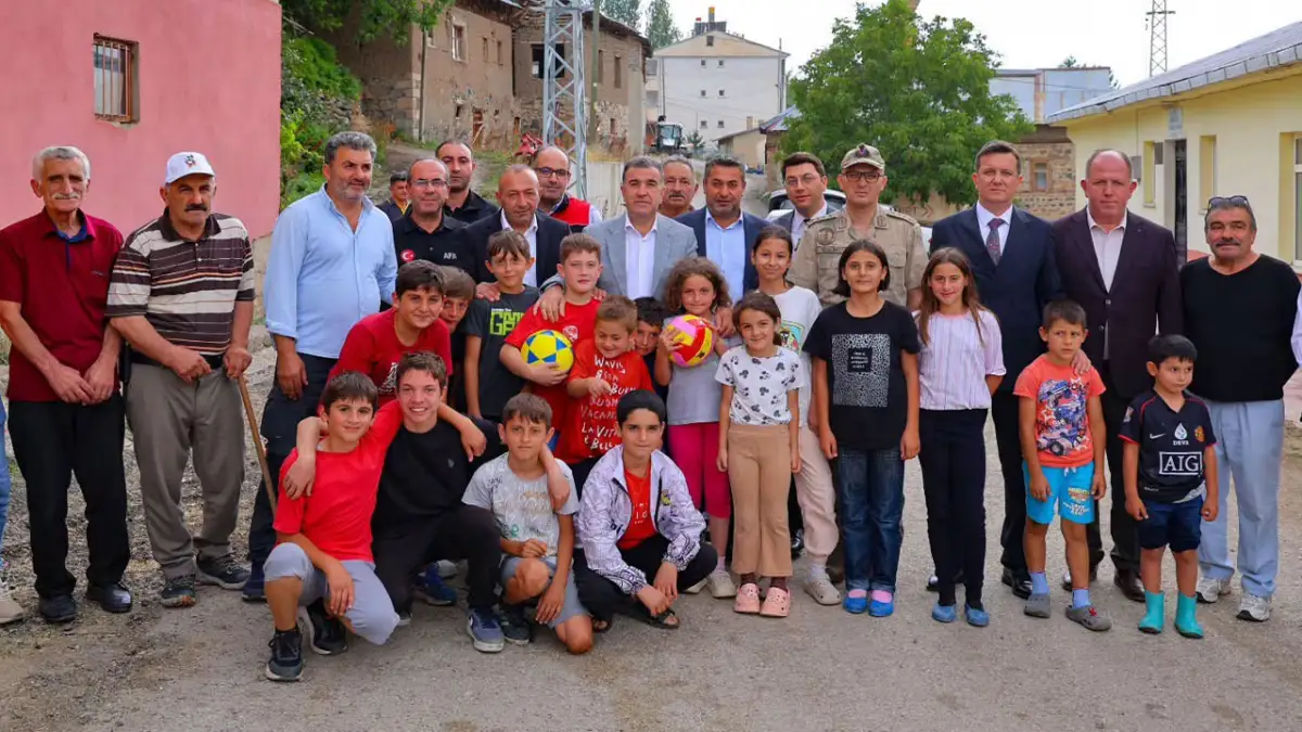 Vali Eldivan, Bayburt’ta yangınzedeleri yalnız bırakmadı