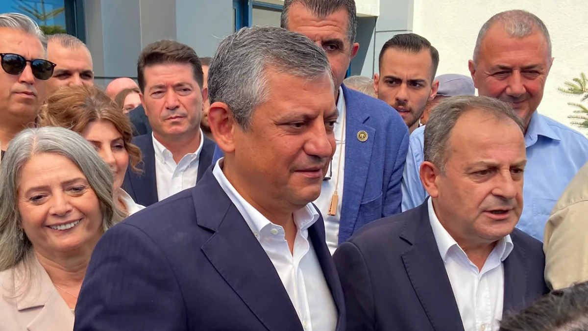 YENi Parti Genel Başkanı Özgür Özel Trabzon’da: “Trabzon’dan çok çağrı aldık”