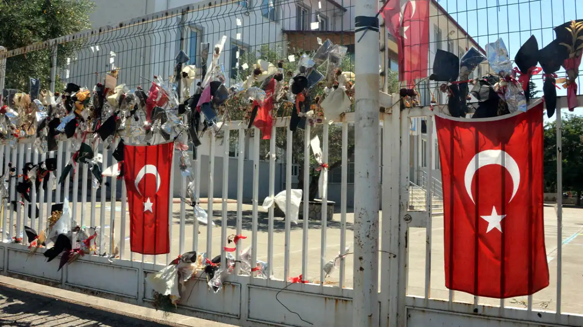 10 kişinin hayatını kaybettiği okul binası için yeni karar!