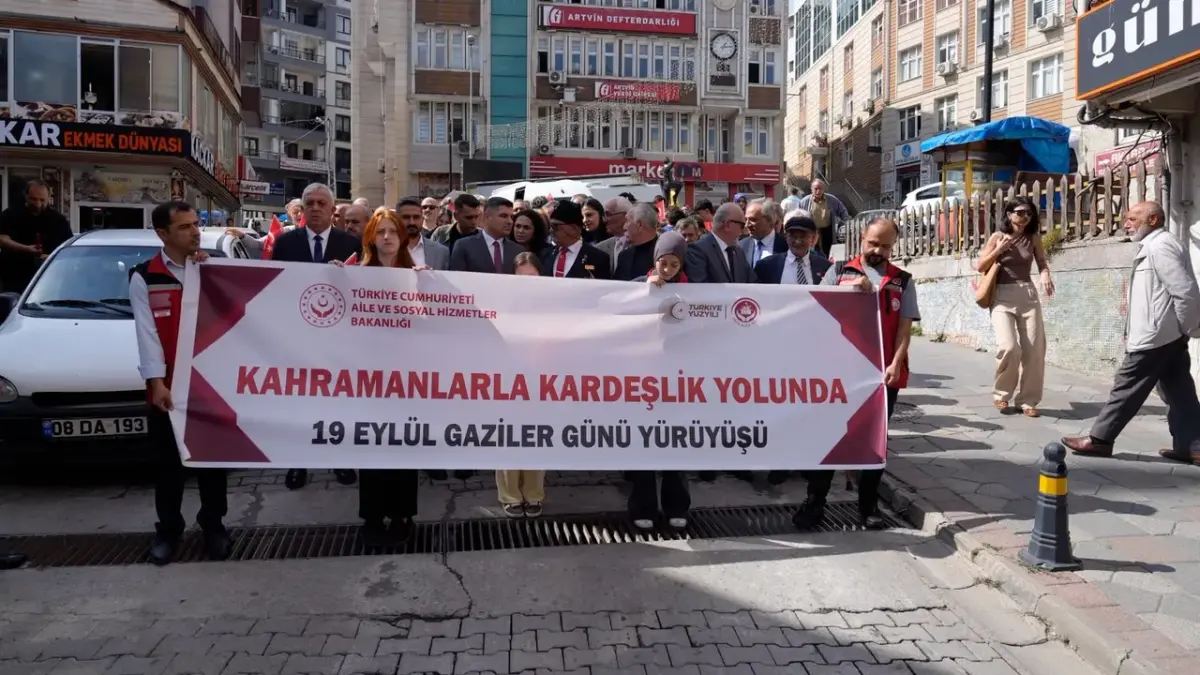 Artvin’de Gaziler Günü için anlamlı yürüyüş