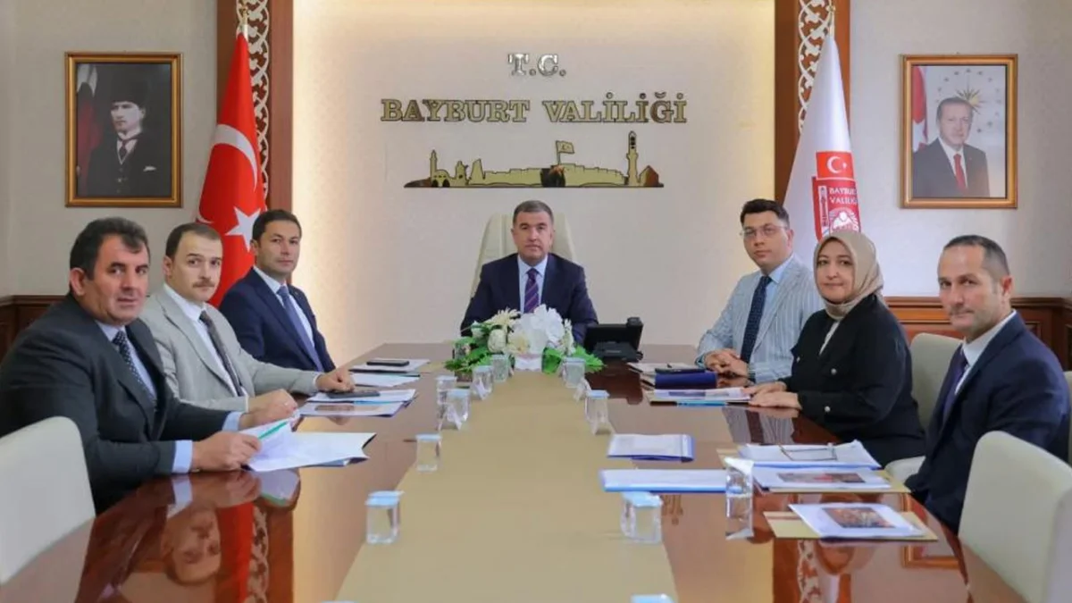 Bayburt’ta sosyal yardım vakıflarının çalışmaları değerlendirildi