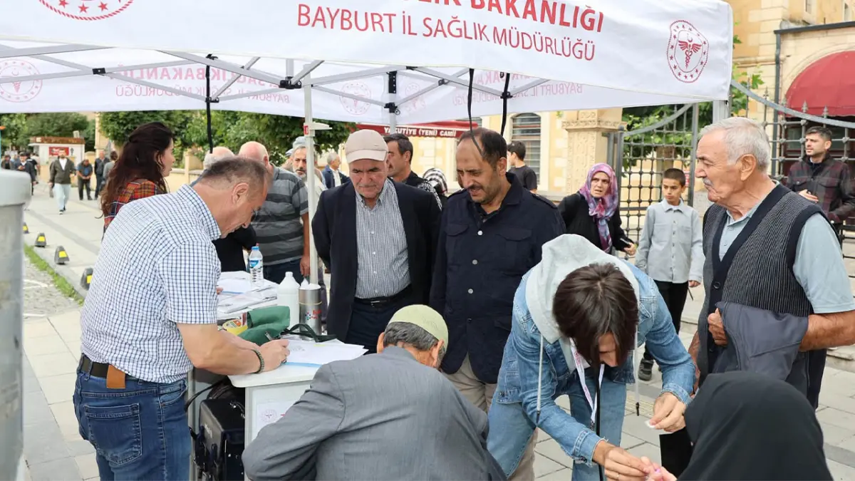 Bayburt’ta vatandaşlara ücretsiz sağlık taraması gerçekleştirildi