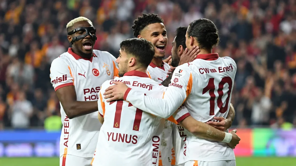 Galatasaray'da Trabzonspor maçı öncesi şok gelişme! Yıldız isim forma giyemeyebilir