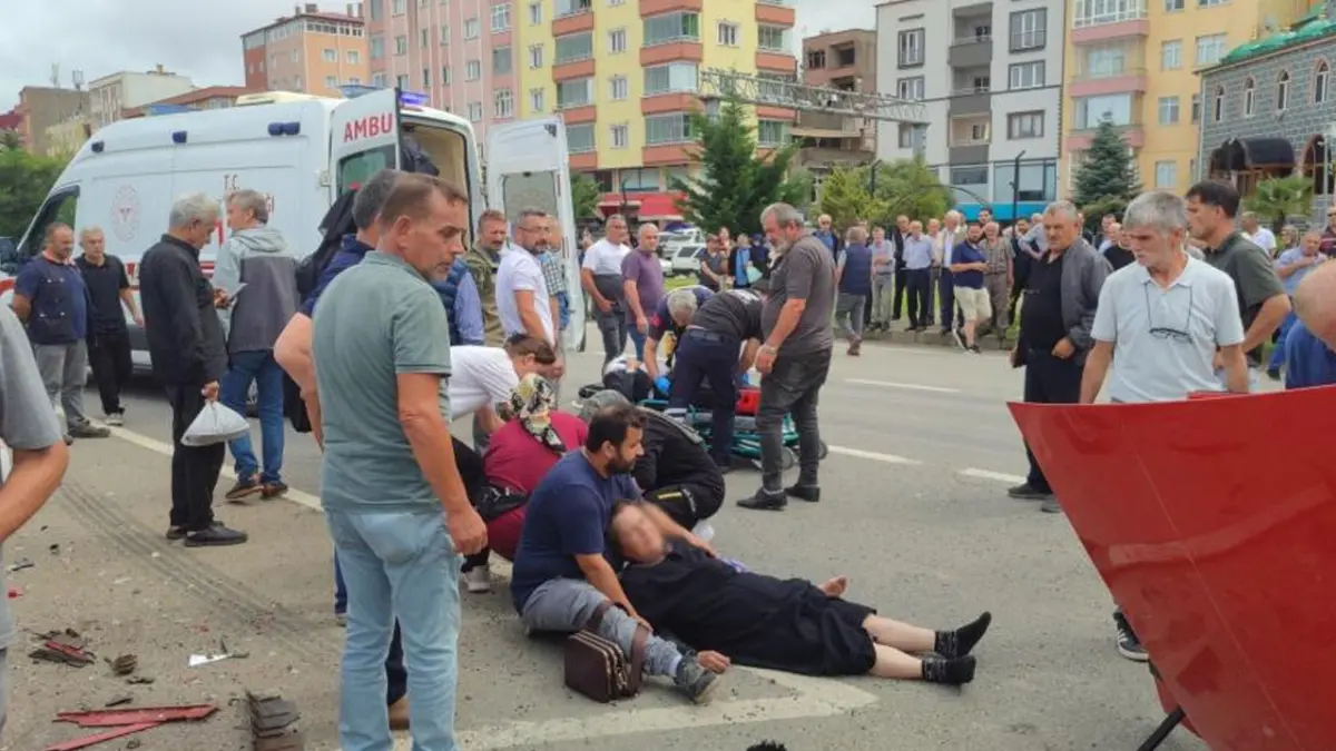 Giresun’da kavşakta iki araç çarpıştı: 4 yaralı