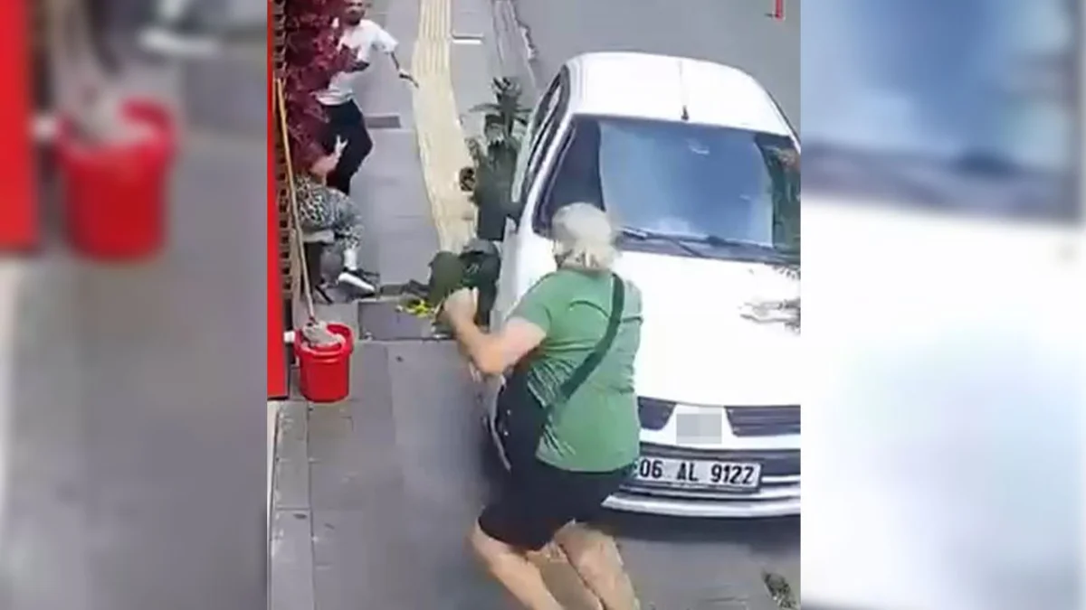 Giresun’da otomobil kaldırıma çıktı, yaya son anda kurtuldu