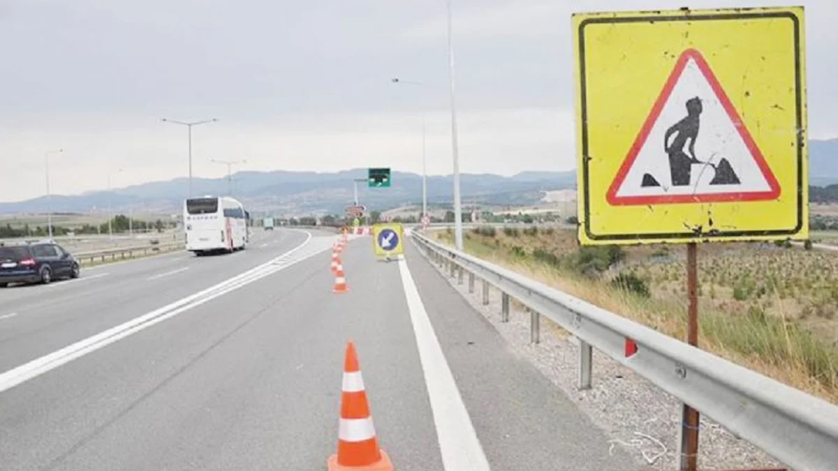 Gümüşhane-Bayburt yolunda sürücüler dikkat! ulaşım tek şeritten