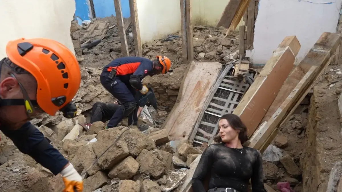 Gümüşhane’de 6,9 büyüklüğünde deprem senaryosu! 444 öğrenci tahliye edildi