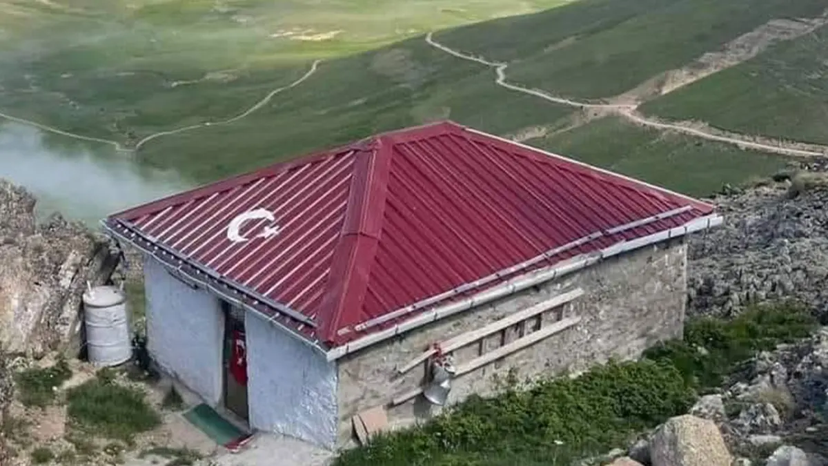 Gümüşhane’de 2 bin 500 rakımdaki tarihi Taş Mescid ilgi çekiyor