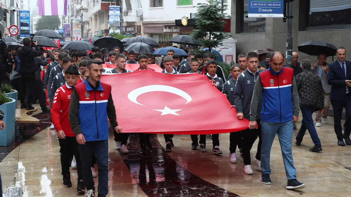 Karadeniz'de Gaziler Günü için anlamlı yürüyüş