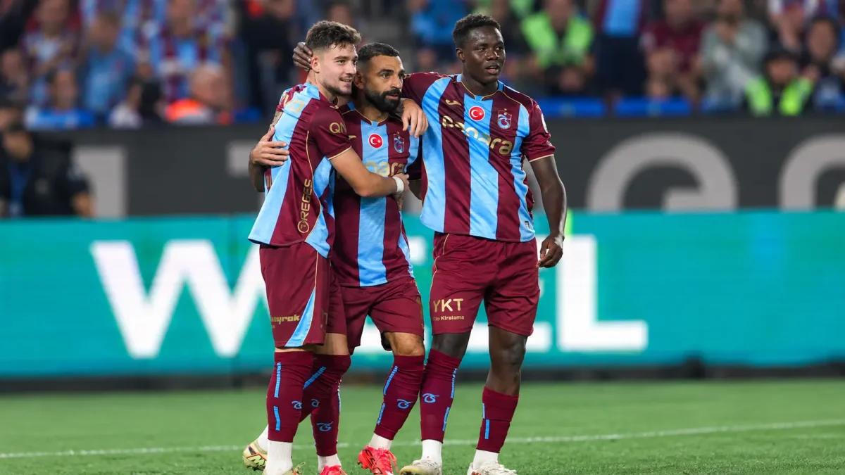 Krallar sahneye çıktı! Trabzonspor farka koştu