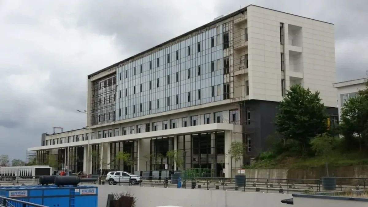 KTÜ’de 225 yataklı Çocuk Hastanesi için geri sayım!
