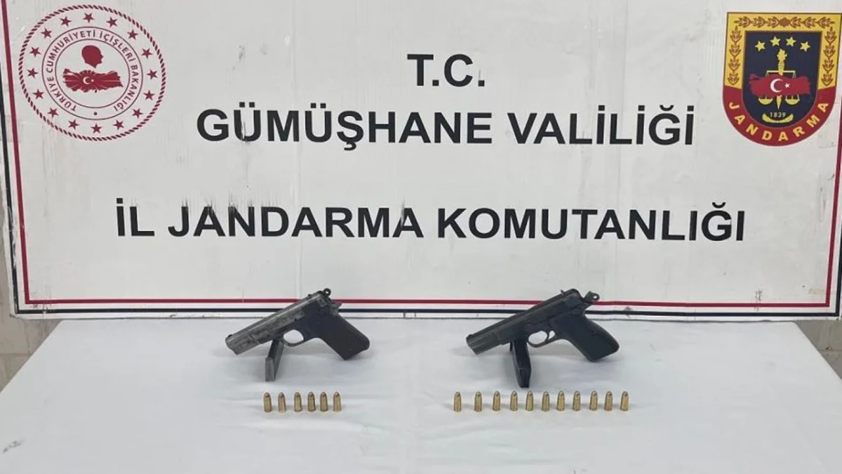 Kürtün’de 2 şahsın üzerinden ruhsatsız tabancalar çıktı