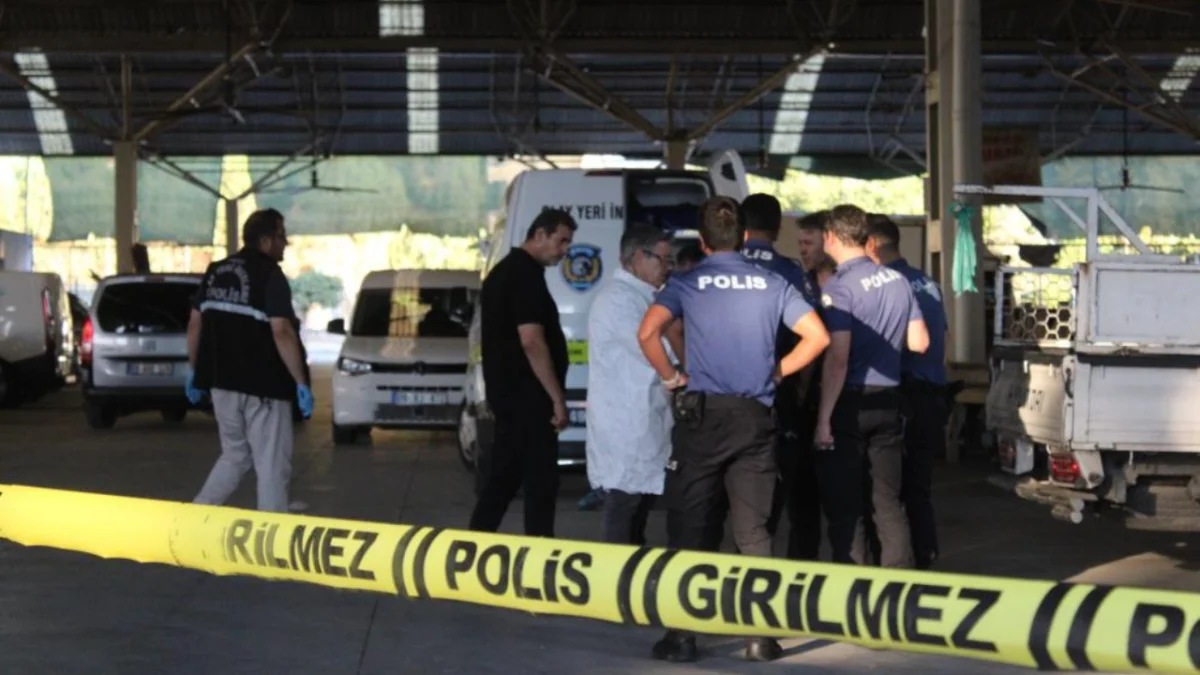 Lise önünde pompalı tüfek alarmı! 2 şüpheli yakalandı