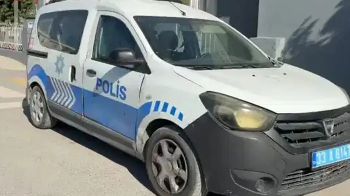 Mersin’de okul bahçesinde şoke eden olay! Öğrencinin çantasından tabanca çıktı