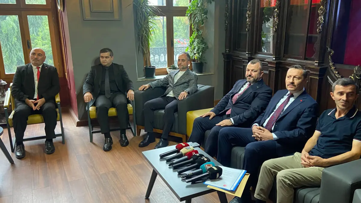 MHP Trabzon’da sahaya indi! 18 ilçede vatandaşlarla buluşacak
