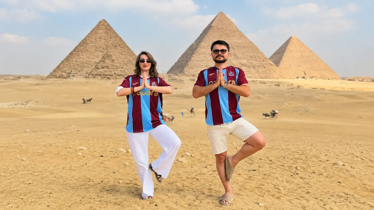 Mısır’da Trabzonspor sevgisi! Piramitlerde poz verdiler