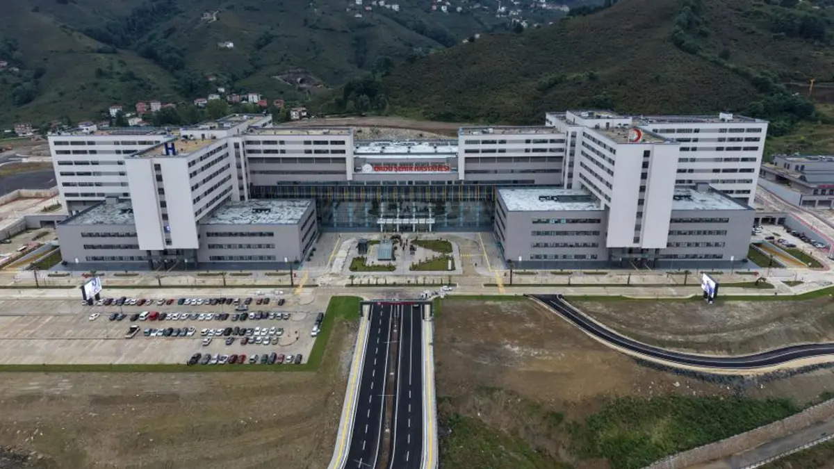 Ordu Şehir Hastanesi hasta kabulüne başladı! İlk muayene protokol üyelerine