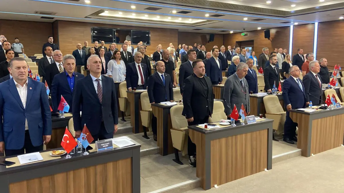 Ortahisar Meclisi’nde ilginç tablo! Sıralarda YENİ Parti, belediye sitesinde bağımsızlar