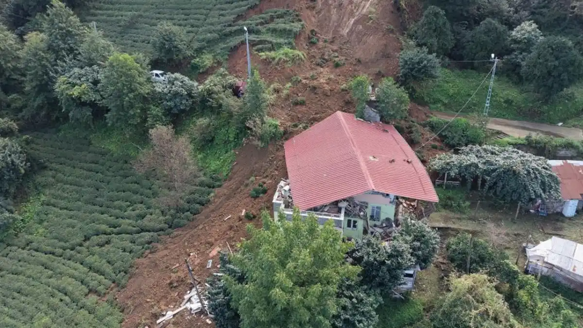 Rize’de heyelan ve su baskınlarının zararı 1 milyar lirayı aştı