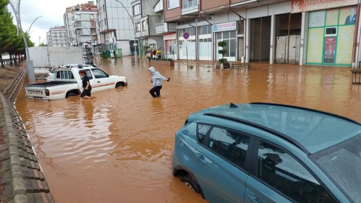 Rize’de yağış alarmı! İyidere’ye metrekareye 135 kilogram yağış düştü