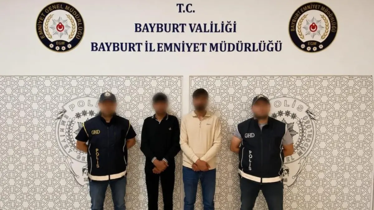 Sahte yol izin belgesiyle yakalanan göçmenler sınır dışı edildi