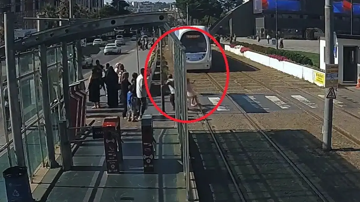 Samsun’da tramvay hattında korkutan an!
