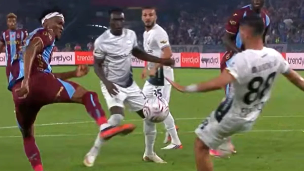 TFF VAR kayıtlarını açıkladı! Trabzonspor’un penaltısında hakemler ne konuştu?