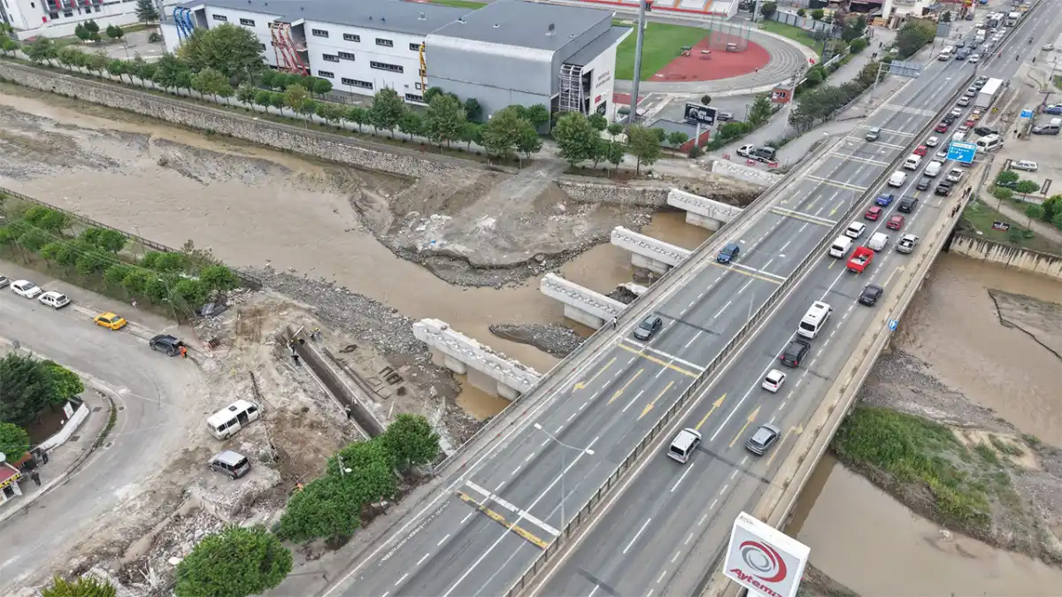 Trabzon Akçaabat’ta trafiği rahatlatacak çalışmalarda yeni aşamaya geçildi