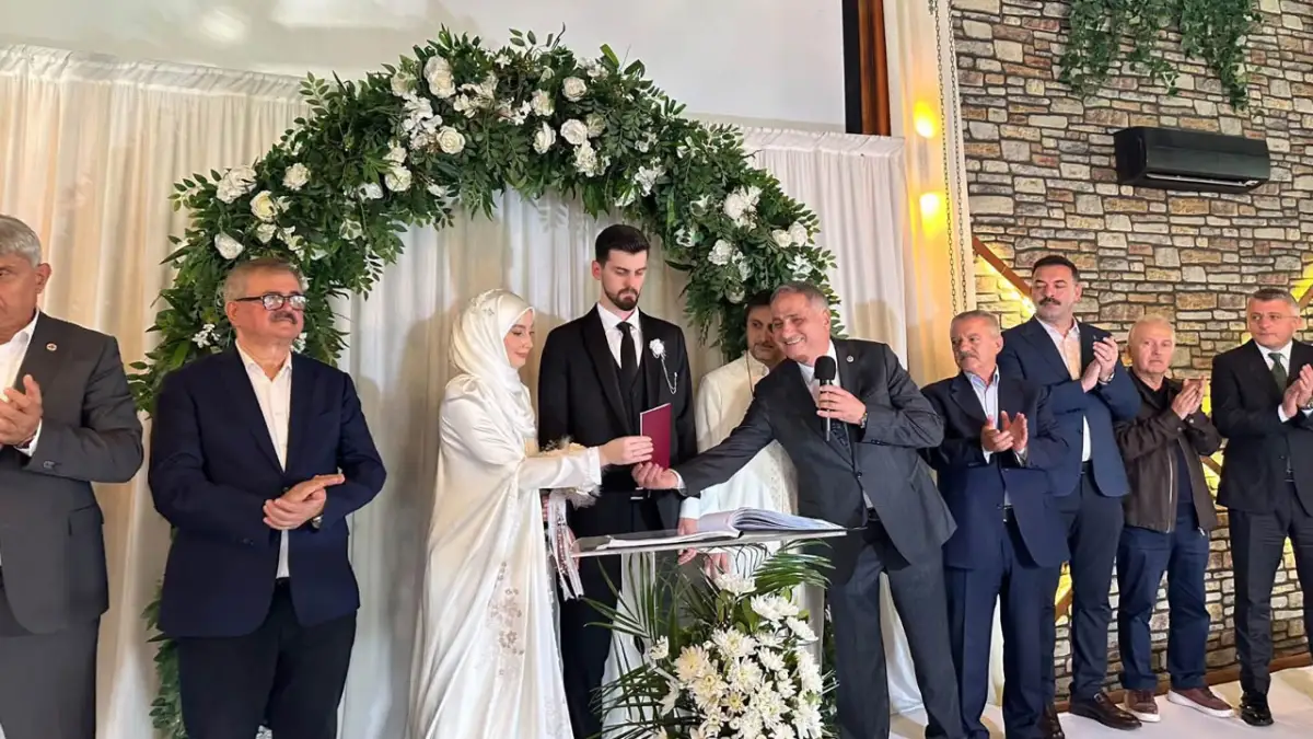 Trabzon bu nikahta buluştu! Genç çift dünyaevine girdi