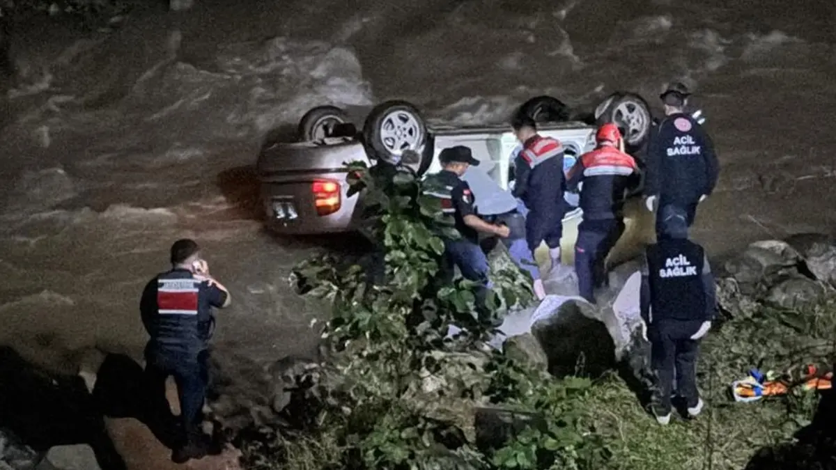 Trabzon’da otomobil dereye uçtu! Sürücü hayatını kaybetti