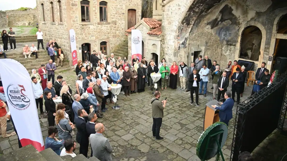 Trabzon’da sanat şöleni: Eserler sanatseverlerle buluştu