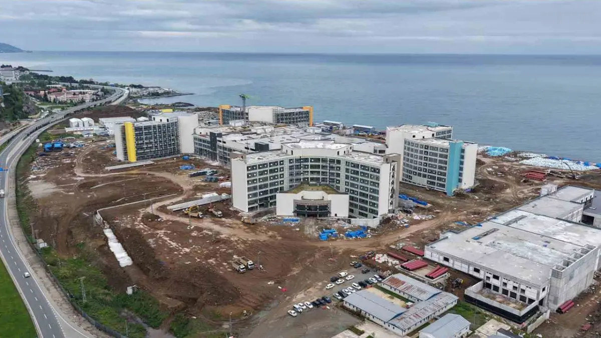 Trabzon Şehir Hastanesi için kritik açıklama! 2027'ye sarkacak mı?