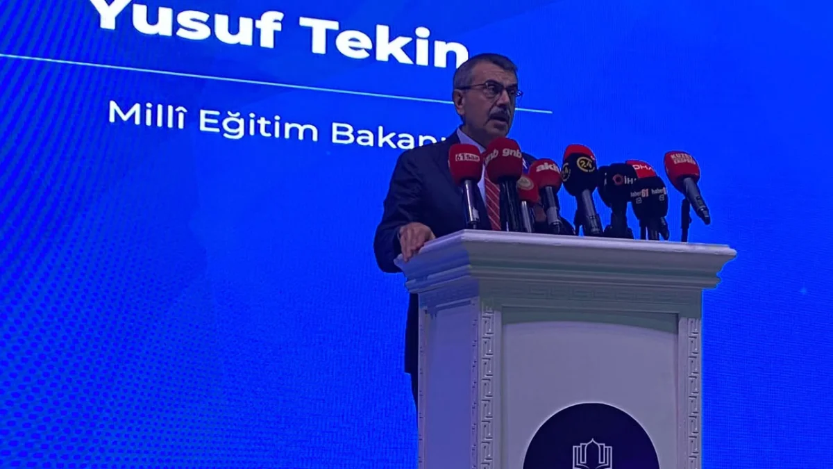 Trabzon’da konuşan Bakan Yusuf Tekin açıkladı: “Trabzon Türkiye’nin en uyumlu illerinden biri”