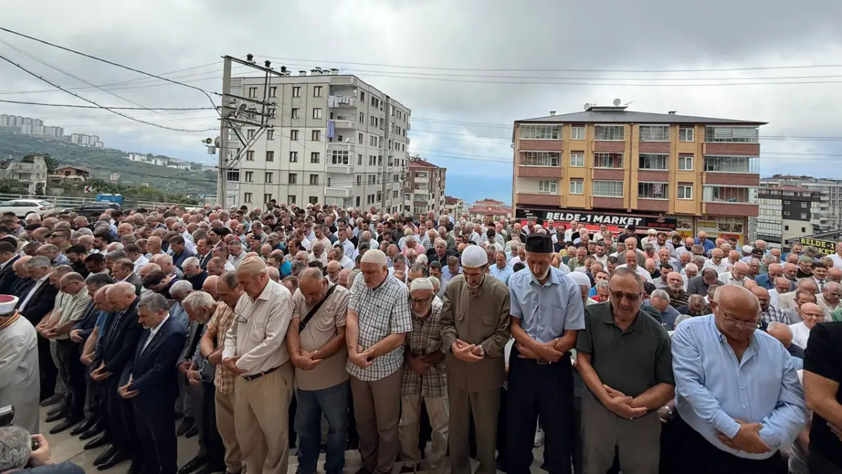 Trabzon’da merhum Ali Aktürk son yolculuğuna uğurlandı