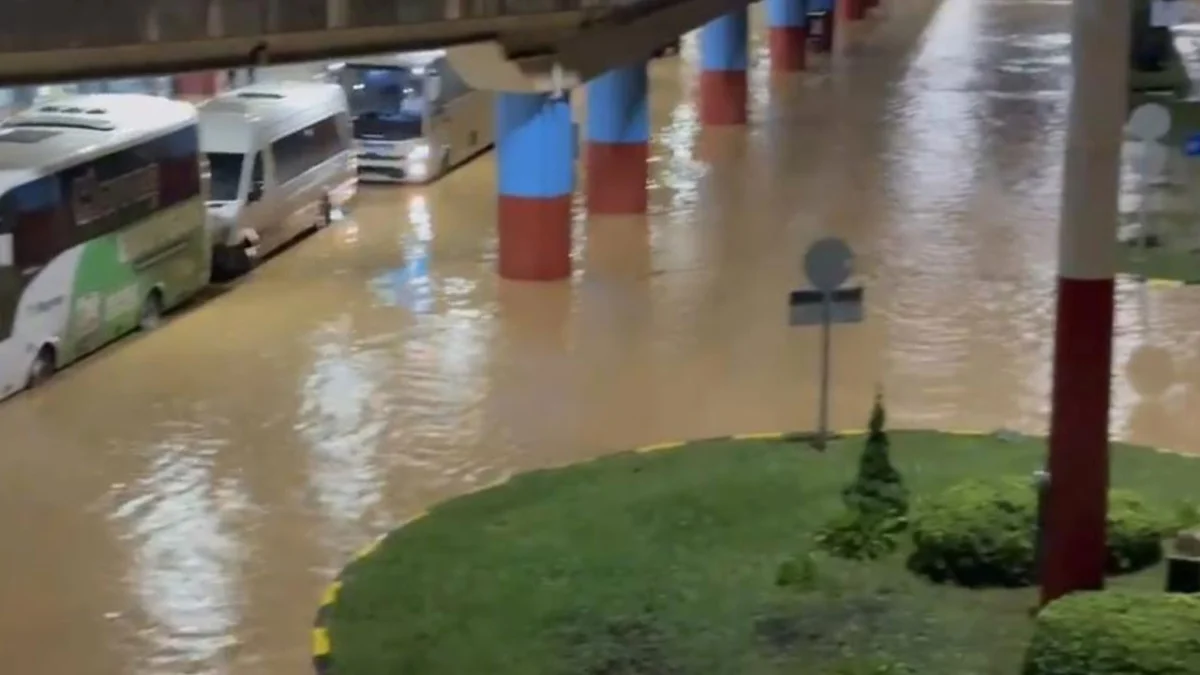 Trabzon'da sağanak hayatı felç etti! İşte dün gece yaşananlar