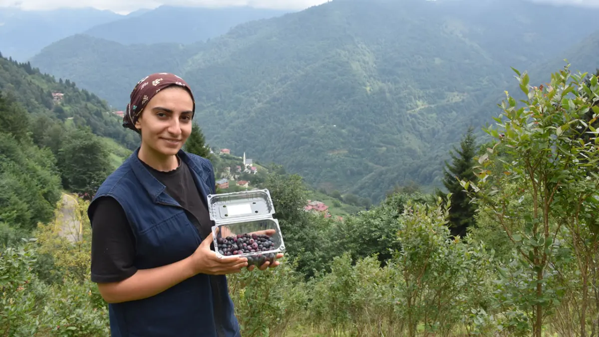 Trabzon’da üniversite mezunu genç kadın tarıma yöneldi