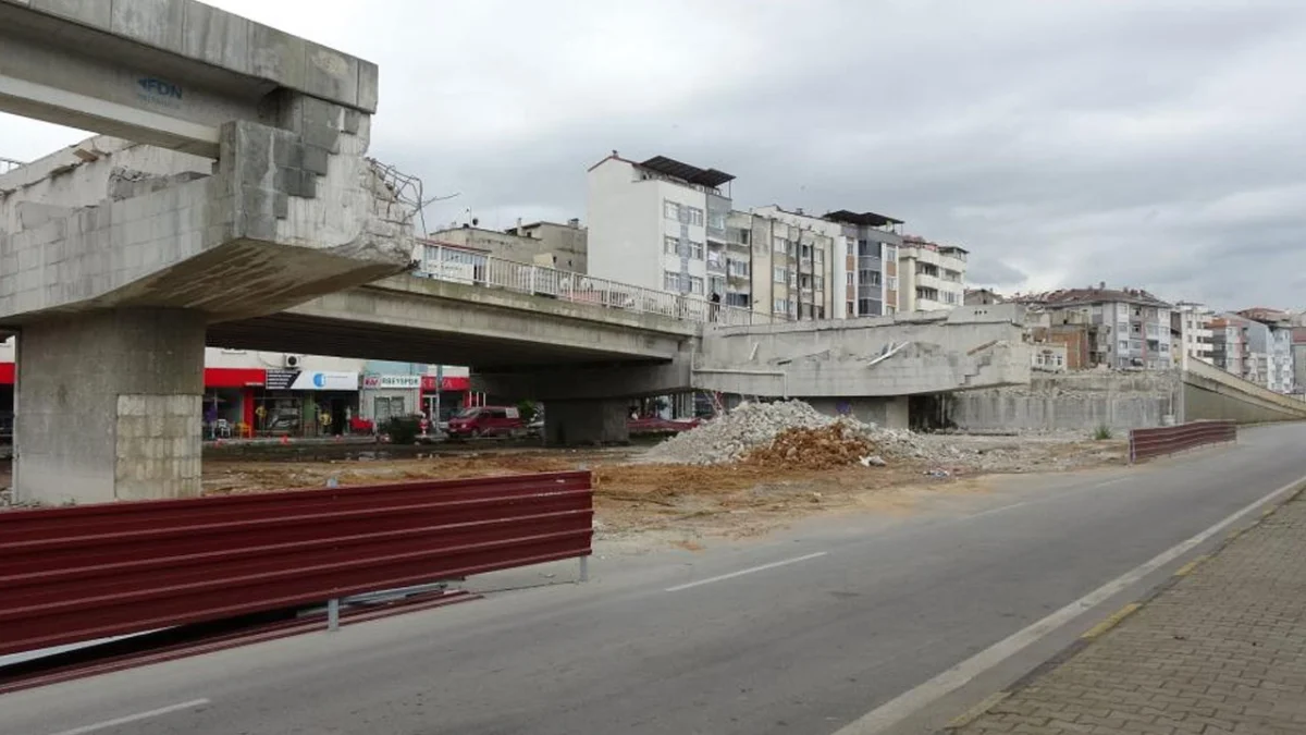 Trabzon’da viyadük tarihe karışıyor! Yerine döner kavşak geliyor