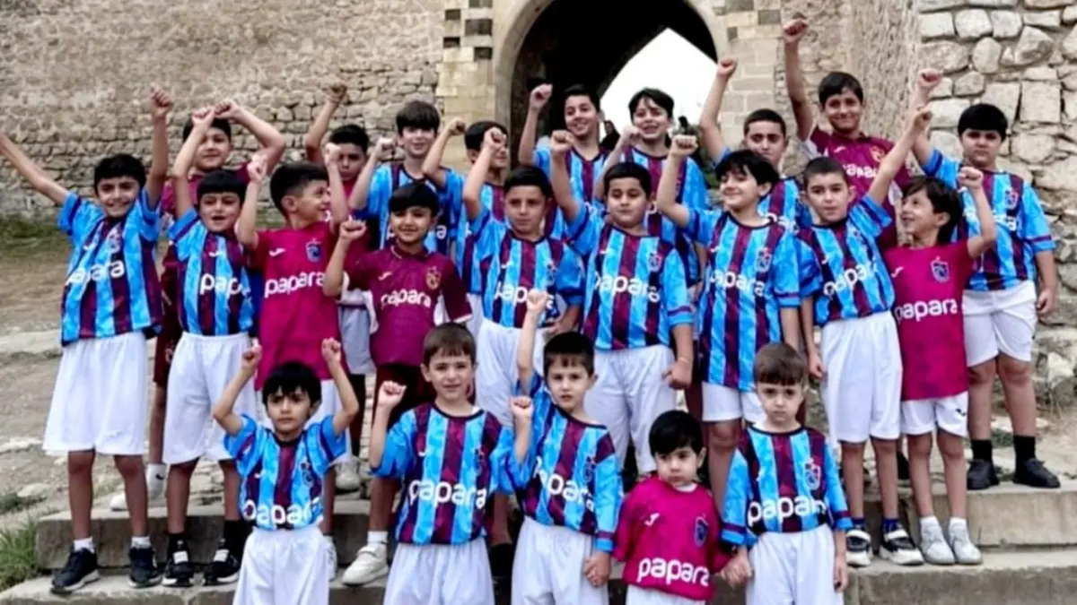 Trabzonlu esnaftan anlamlı hareket: Şuşa'daki çocuklara Trabzonspor forması