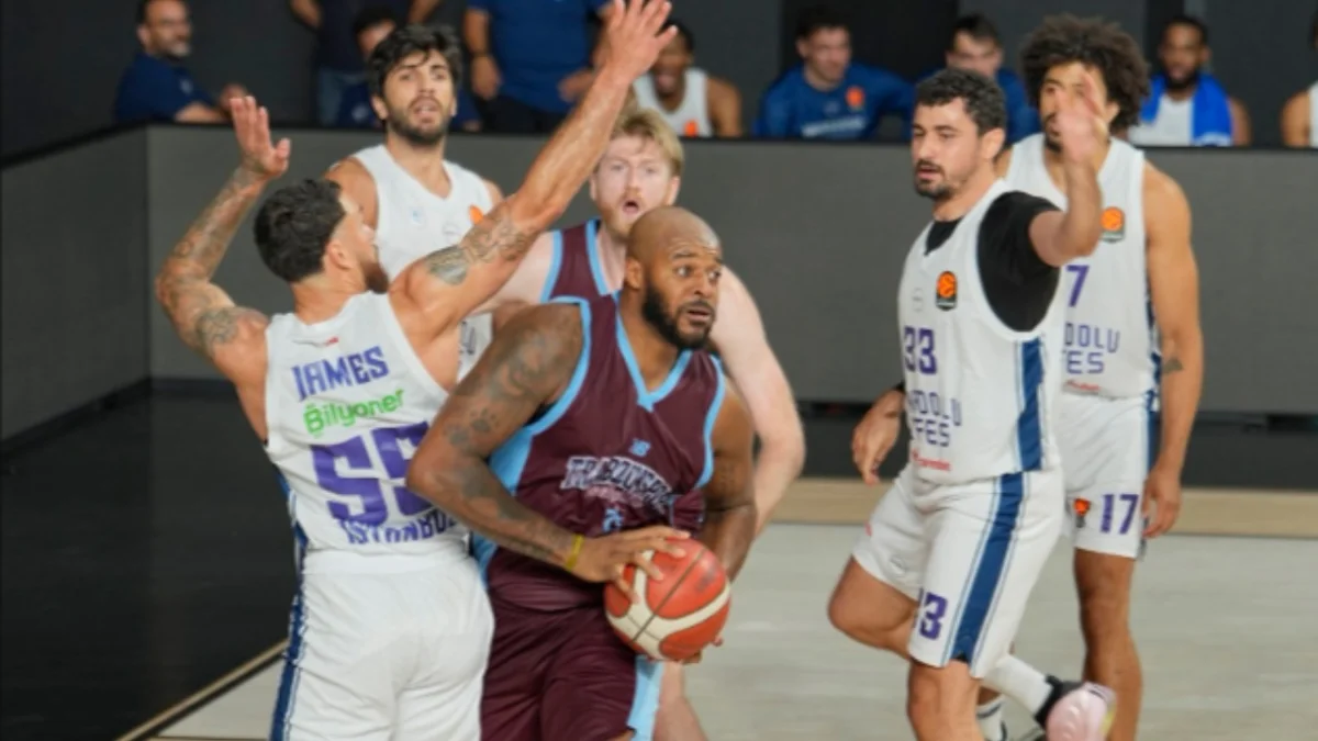 Trabzonspor Basketbol’dan Efes karşısında kıl payı mağlubiyet