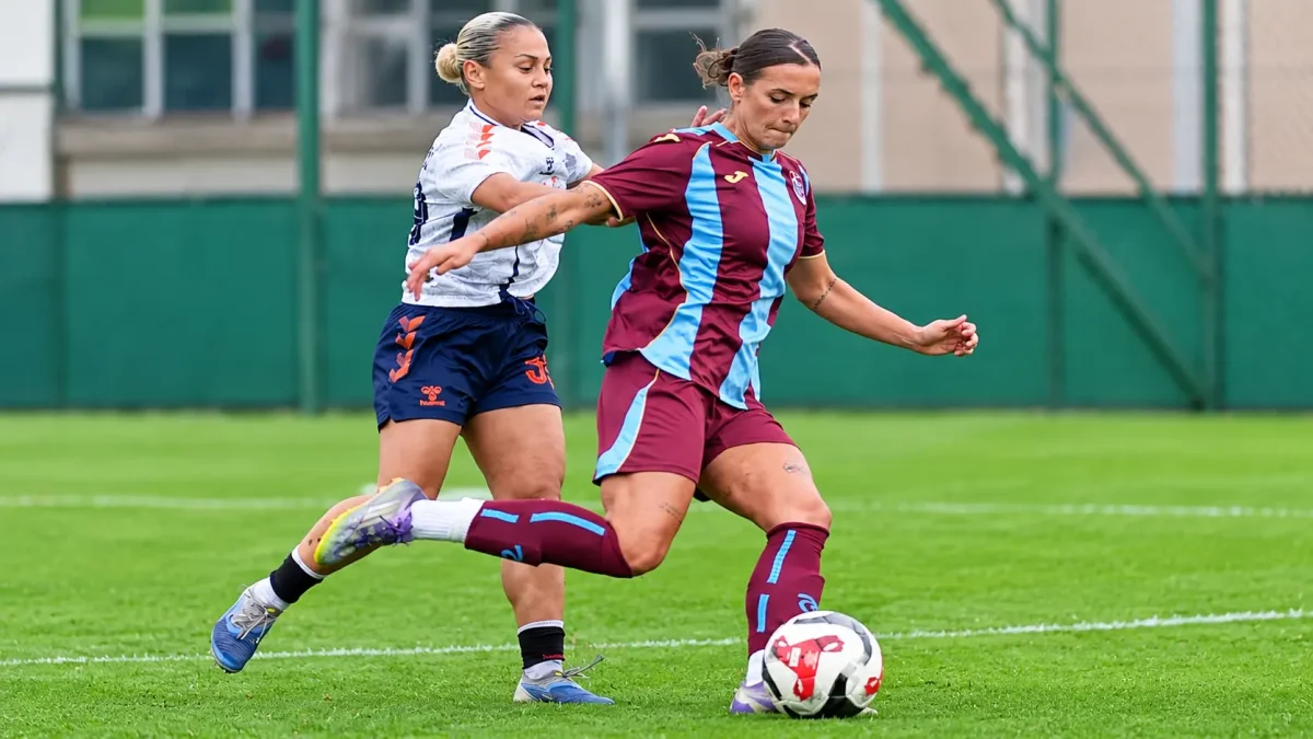 Trabzonspor evinde geri döndü! İki golle galibiyeti aldı