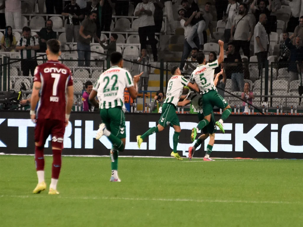 Trabzonspor, Konya'da kayıp! Deplasman'da büyük şok