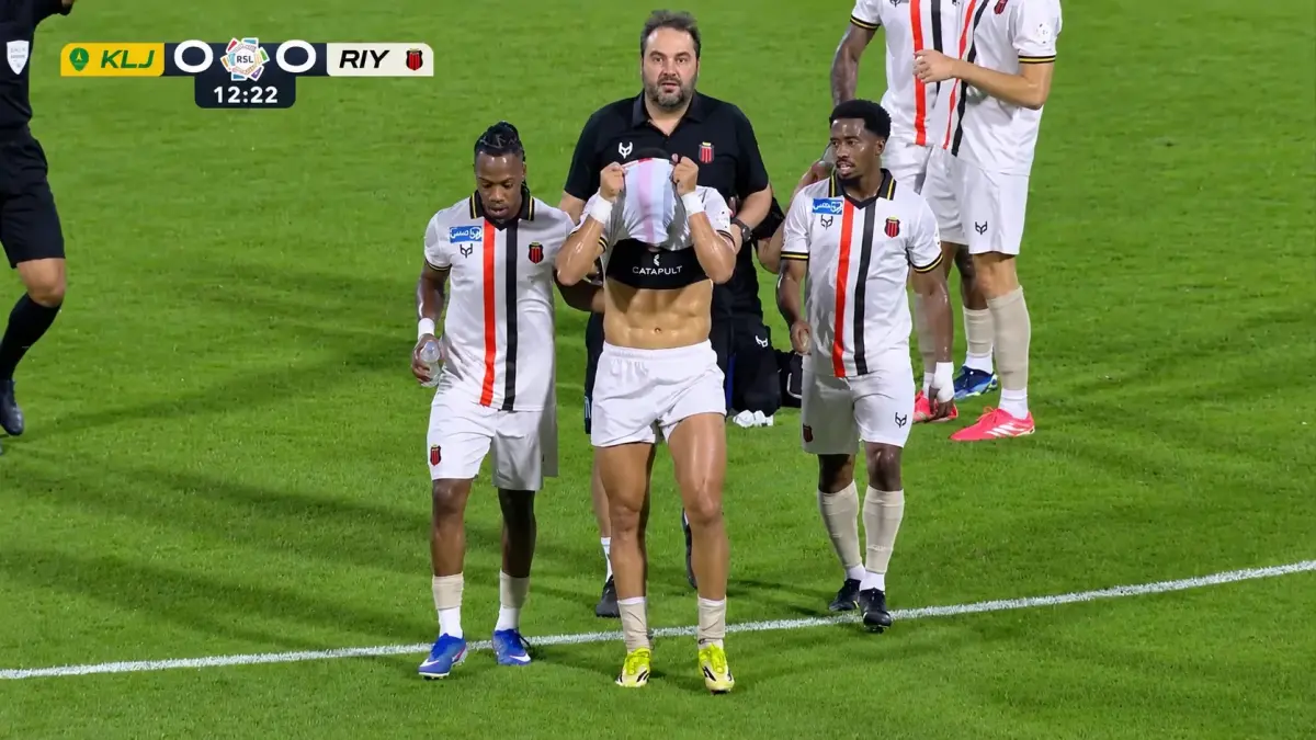 Trabzonspor’un eski yıldızı sahayı gözyaşlarıyla terk etti!
