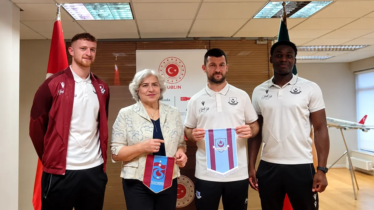 Trabzonspor’un özel maçı öncesi anlamlı buluşma! Büyükelçilik ağırladı