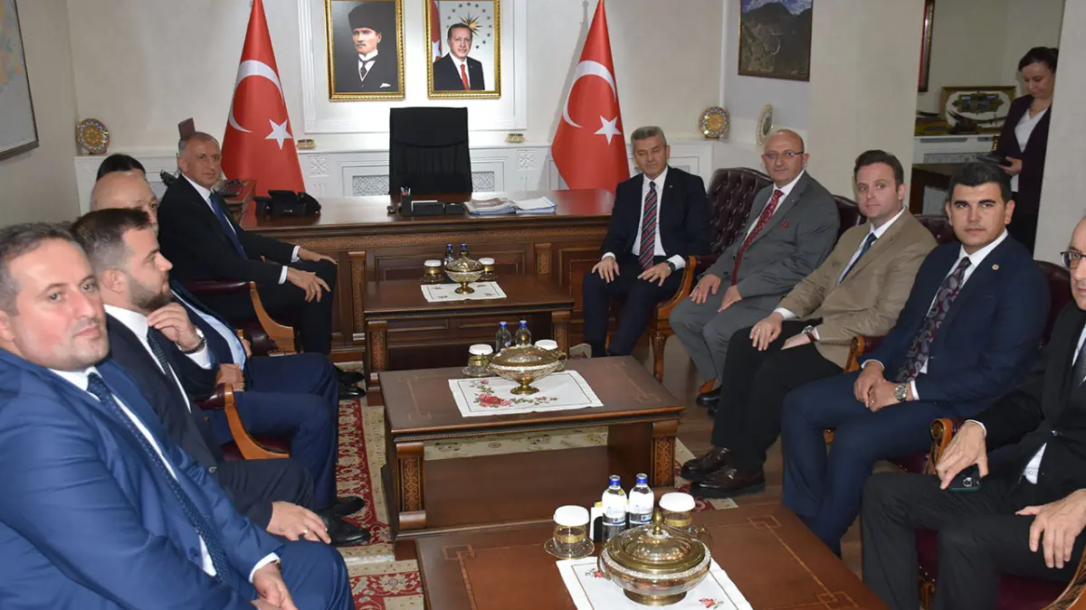Acara Hükümet Başkanı Pataradze’den Artvin Valisi Ergün’e ziyaret