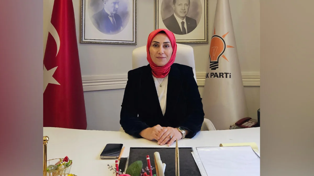 AK Parti Trabzon Kadın Kolları Rize’de buluştu! Anneler ve kızları bir arada