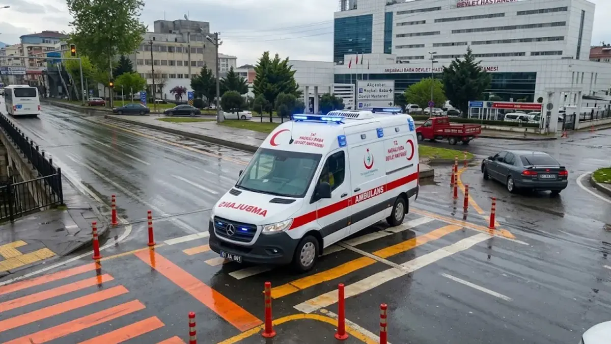 Akçaabat’ta hastane yolunda trafik çilesi! Ambulanslar da bekliyor